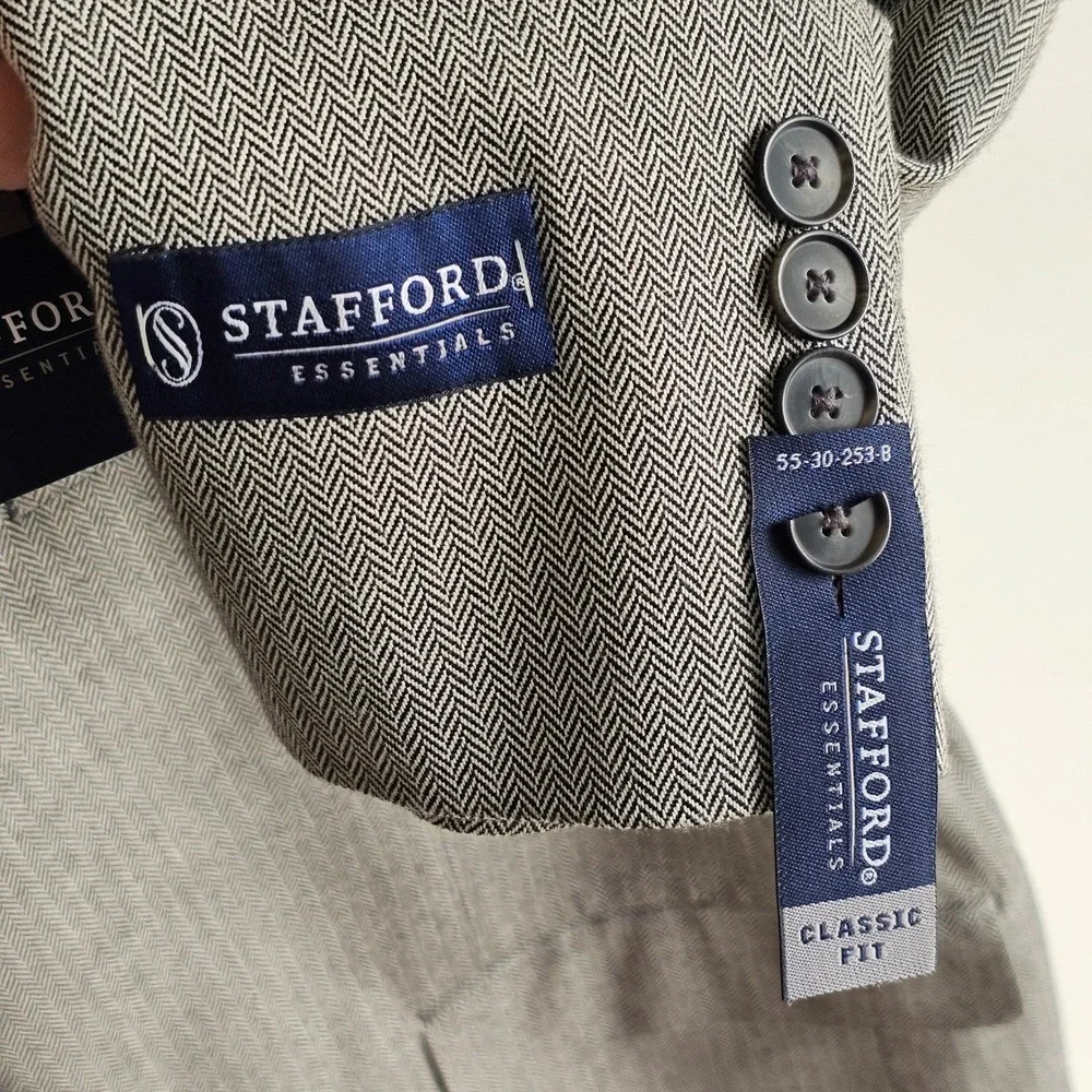 Stafford Essentials Men's Gray‎ Herringbone Classic Fit Sports Coat 42 Short NWT